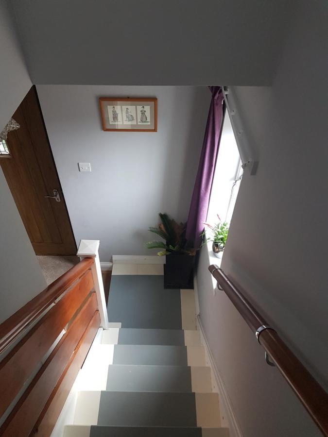 Post Office Row Apartment And Garden Crickhowell Exterior photo