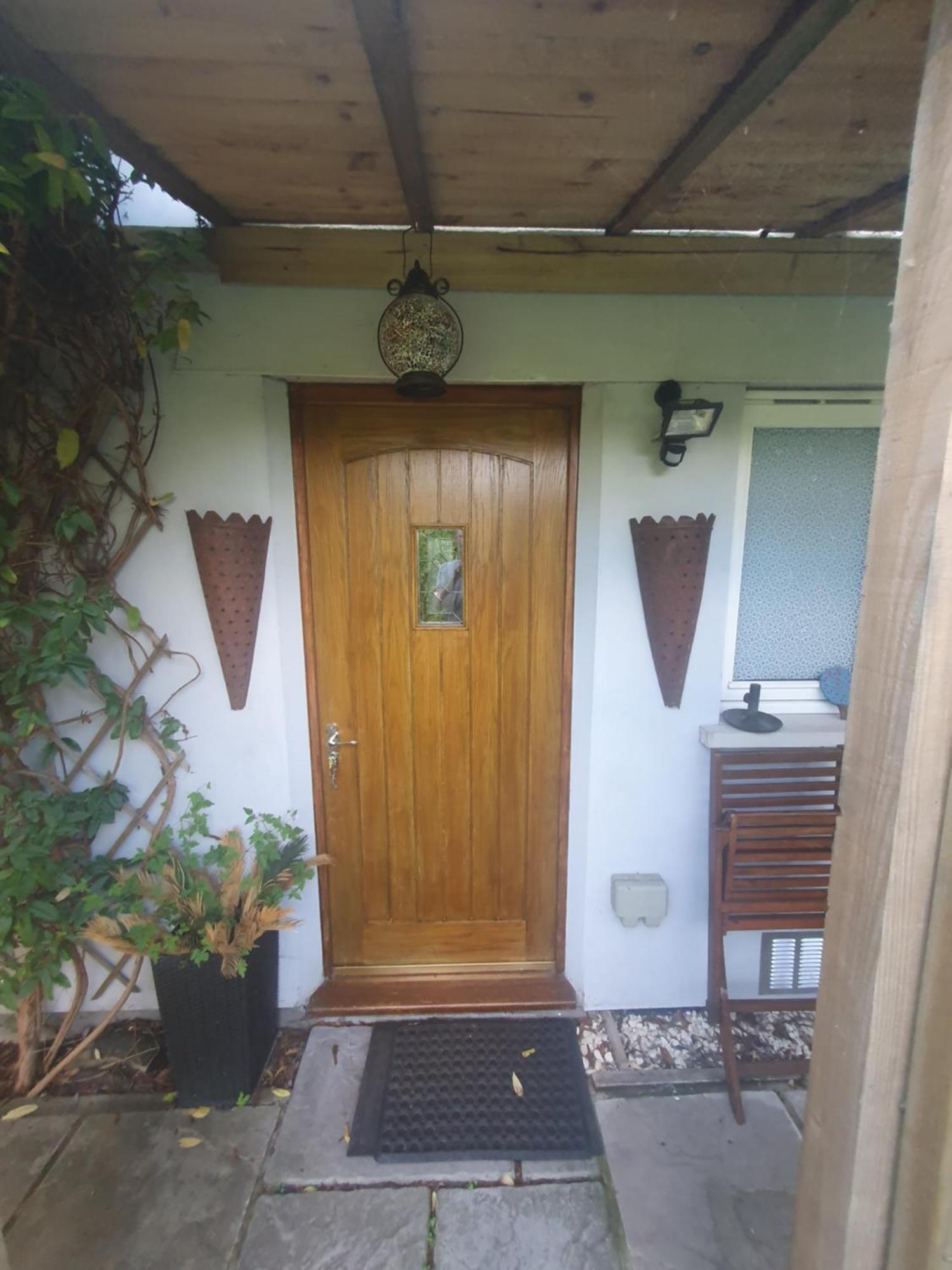 Post Office Row Apartment And Garden Crickhowell Exterior photo